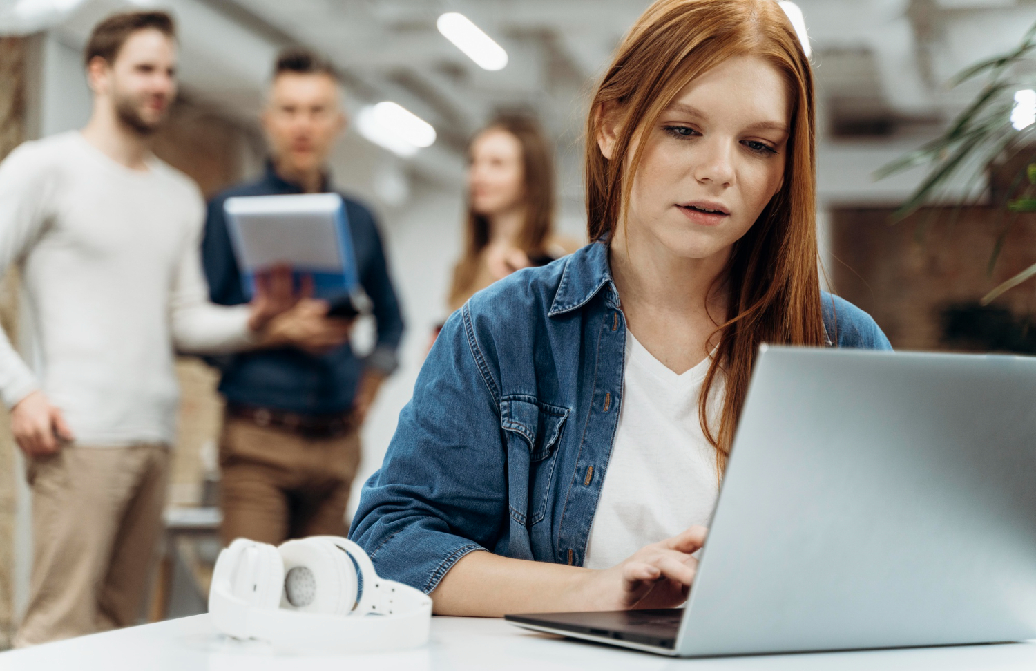 Junior IT projektmenedzser