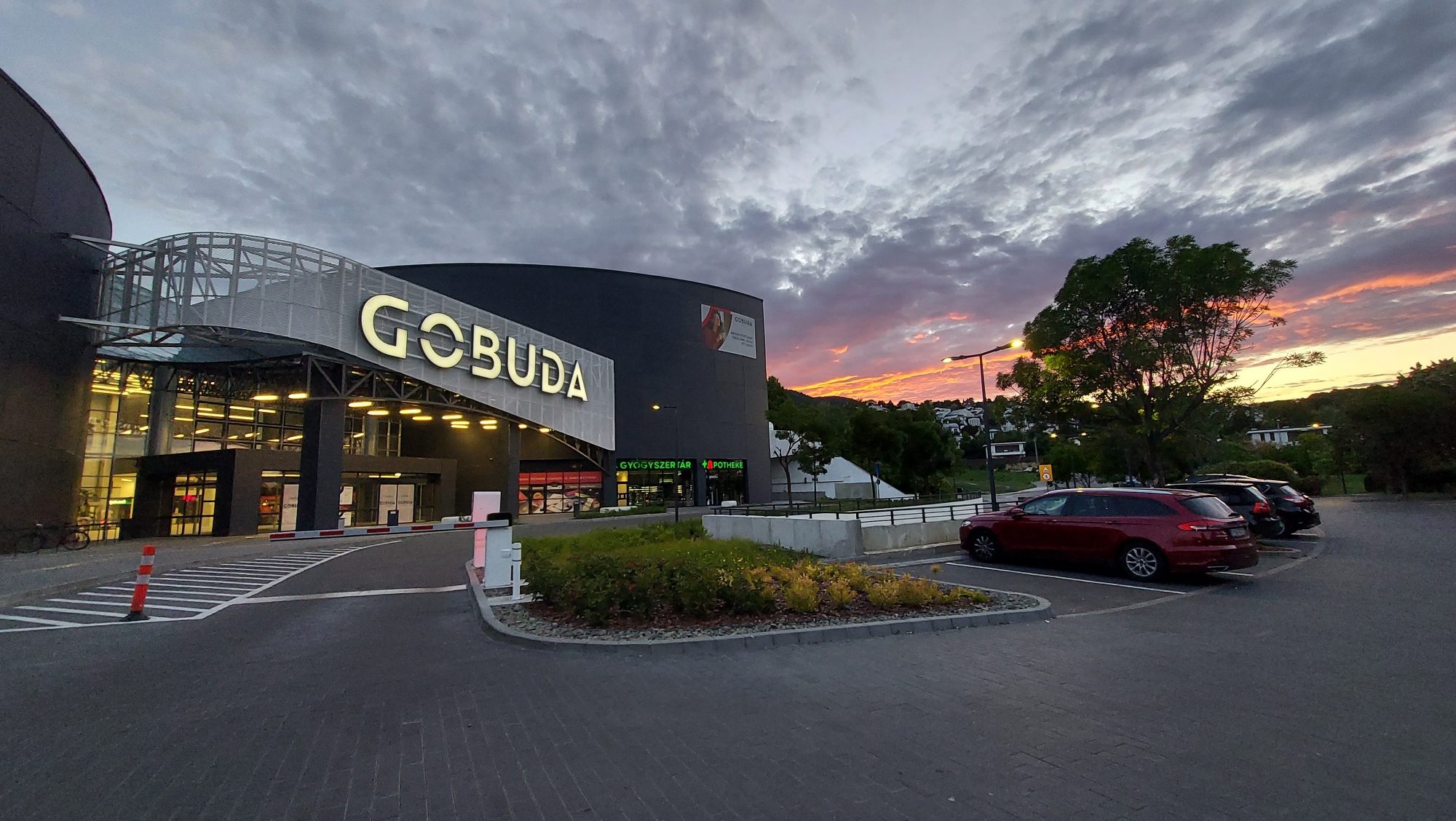 New stores are opening at the GOBUDA Mall shopping centre