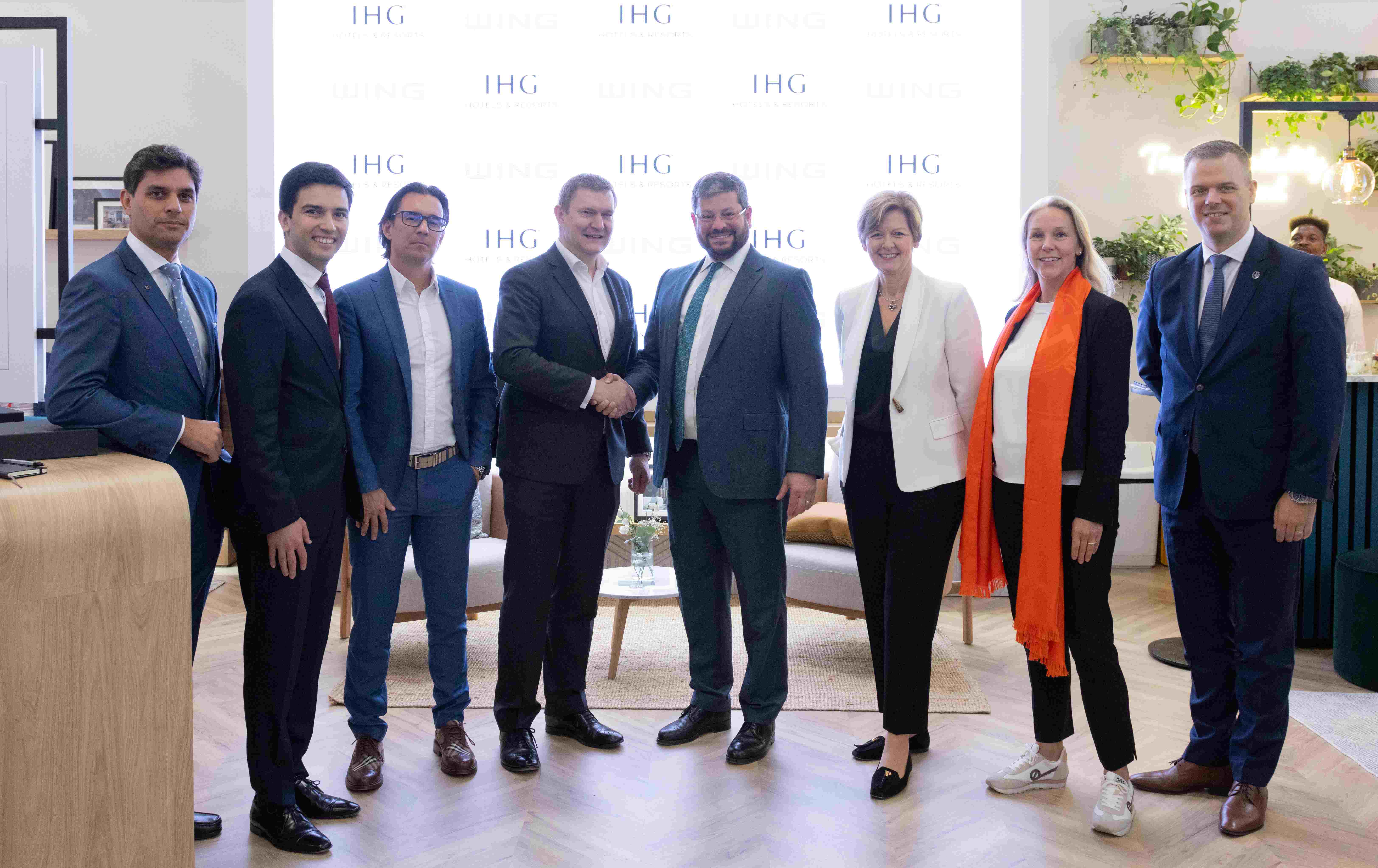 Az IHG Hotels & Resorts és a WING az EXPO Real 2023 kiállításon írt alá megállapodást a Hotel Indigo és a Holiday Inn Express szállodamárkák Budapestre érkezéséről